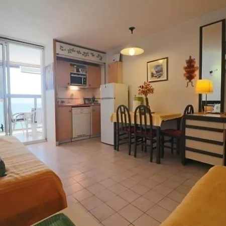 - 4 Pers, 26 M2, 1/0 2 Sète