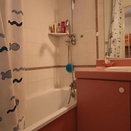- 4 Pers, 26 M2, 1/0 2 * Sète